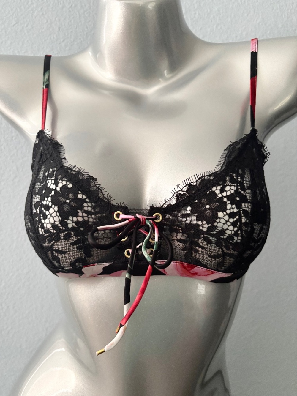 Atelier Victoria's Secret Triangle Bra Bralette Nwt Black Lace Floral Satin XS